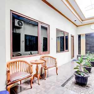 Hotel O Jalan Malioboro Near Stasiun Tugu Yogyakarta Formerly Hotel Baru